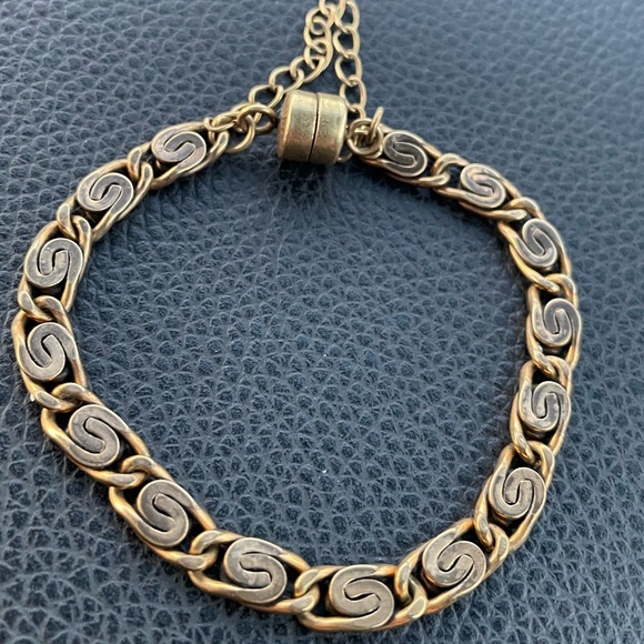 Alex & Ani bracelet with magnetic closure 😍 - Picture 3 of 5